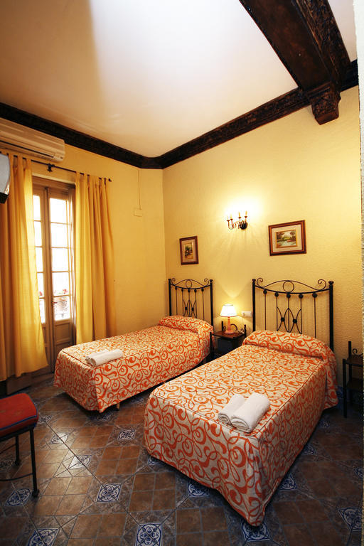 Hostal Van Gogh Sevilla Rom bilde
